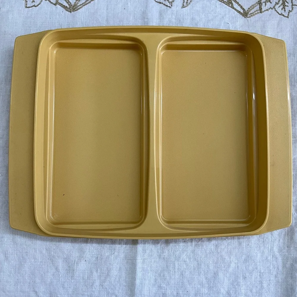 Vintage Tupperware Deviled Egg Carrier 723-2 Harvest Gold 16 Egg Tray with Lid